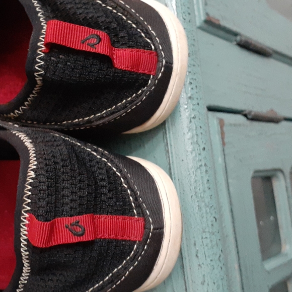 OLUKAI NOHEA MOKU BLACK MESH TWO TONE BOYS SZ 6 SNEAKERS - Picture 4 of 7